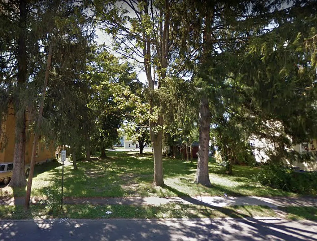 1319 Grand Central Ave photo 1