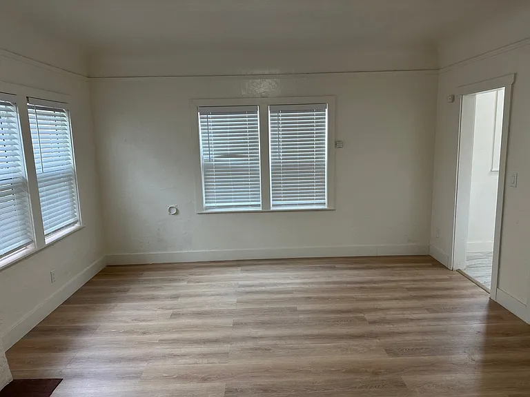541 W 5th St #105 — Photo 3