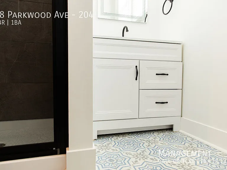 48 Parkwood Ave #204 — Photo 8