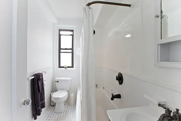 Sold by Skygroup Realty | media 1