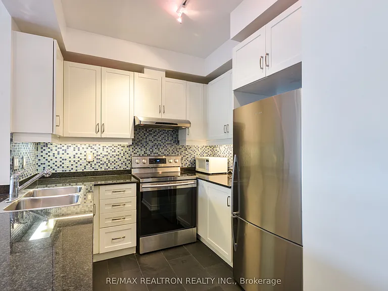 28 William Carson Cres #804 — Photo 17