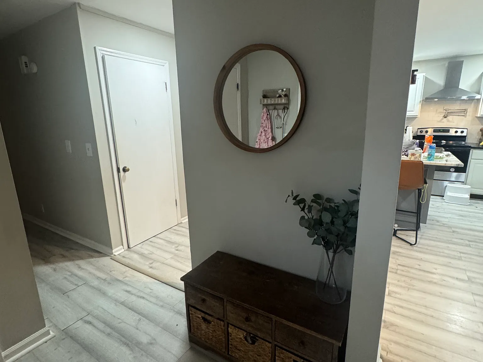 555 Glencove Dr — Photo 4