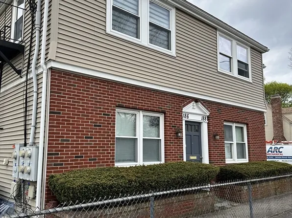 186 Vernon St #2, Wakefield, MA 01880