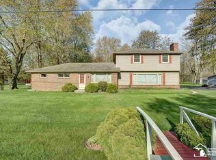 10711 Douglas Rd, Temperance, MI 48182