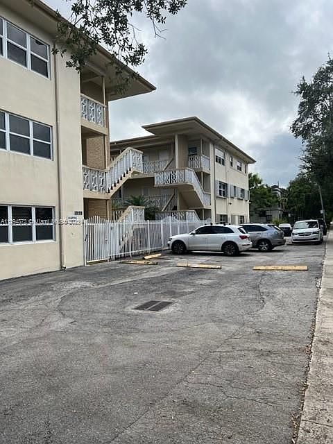 1st image of 1958 Monroe St APT 208