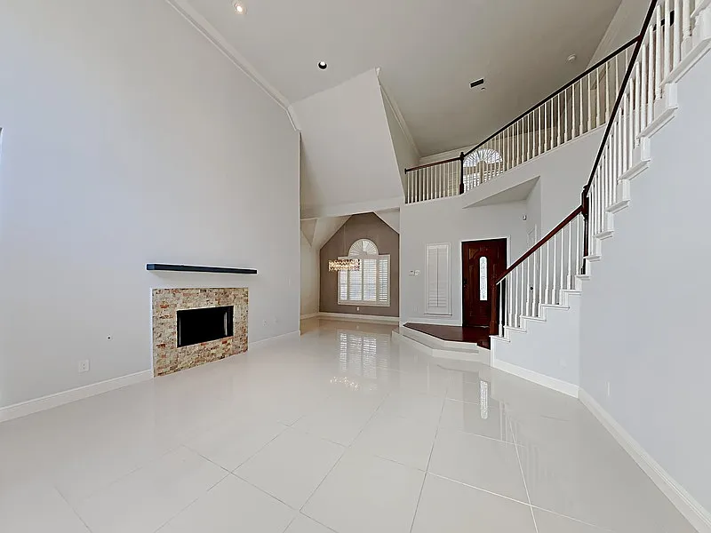 Building Photo - 14620 Stratford Ct