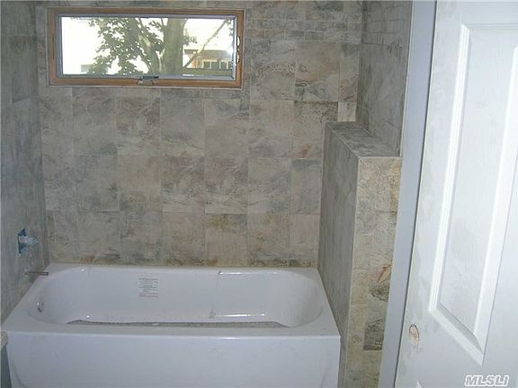 4th image of 16 Longleaf Ln