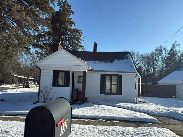 332 Evergreen St, Sheridan, MI 48884