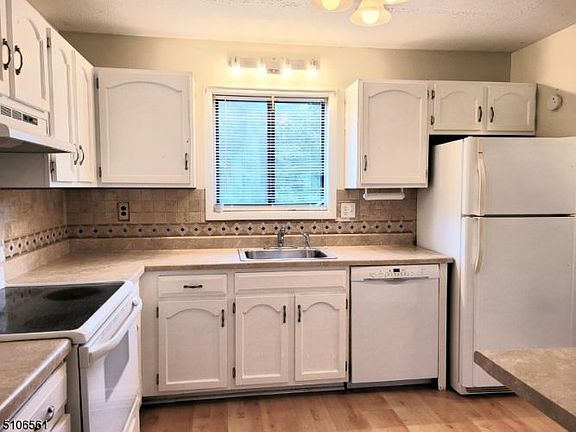 2nd image of 33 Shady Ln