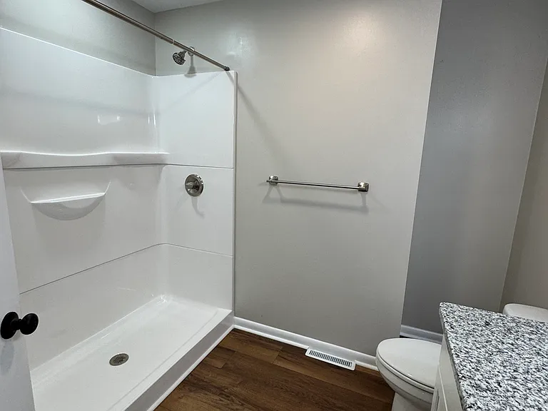 310 Scotland Dr — Photo 11