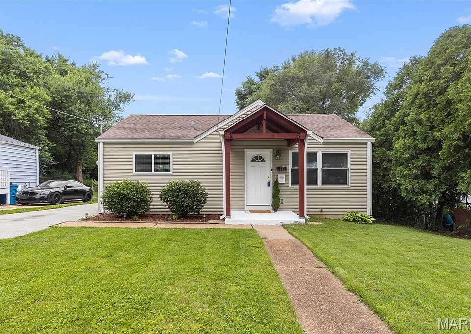 1st image of 3023 Ridgeway Ave