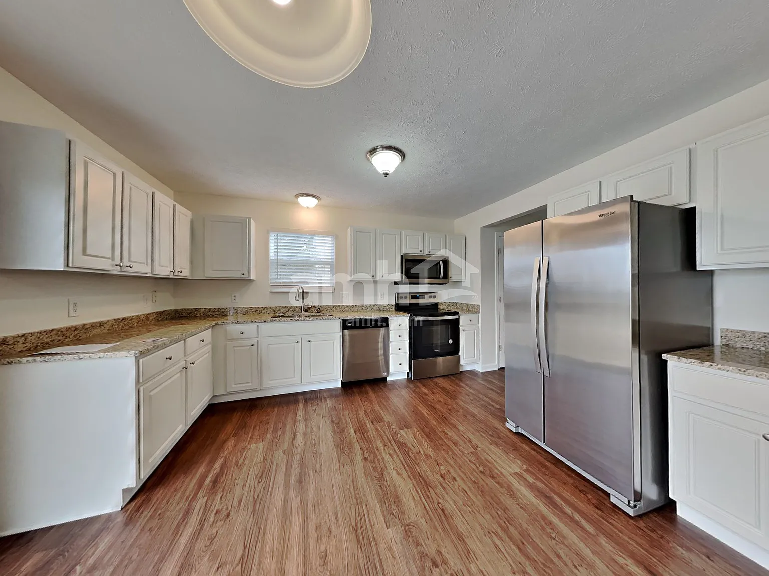 4 bed, 2.5 bath, 1903 sqft, $2,025 — Photo 3