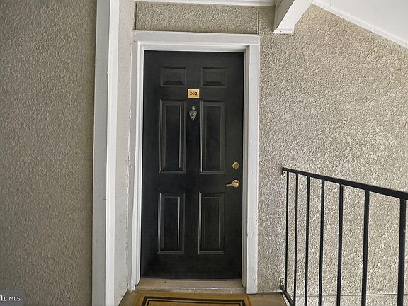 5th image of 1530 Lincoln Way APT 302