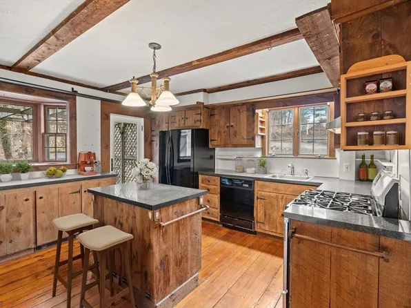 350 Essex Ave, Gloucester, MA 01930