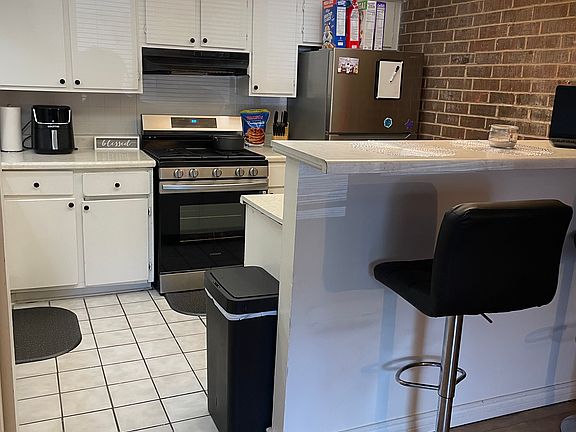 3rd image of 258 E Bailey Rd APT A
