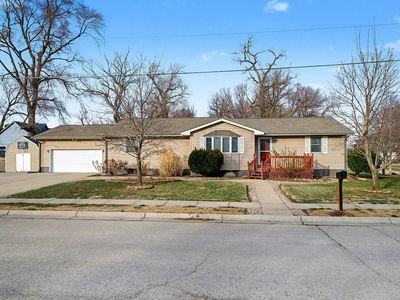610 Avenue Q, Carter Lake, IA, 51510