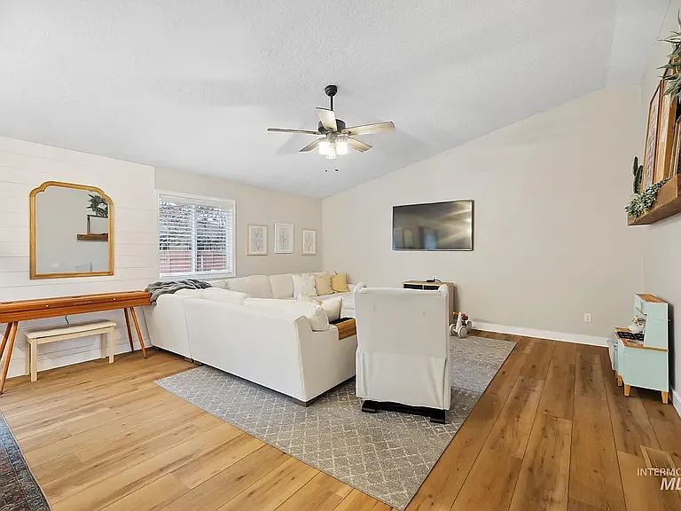 2188 E Meadow Wood Dr — Photo 10