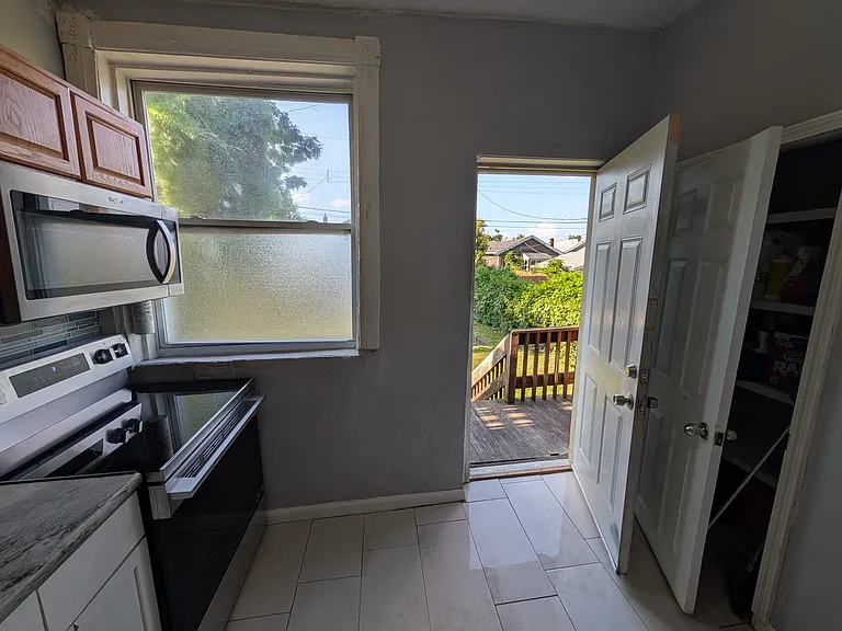 4733 McMillan Ave #1F — Photo 18