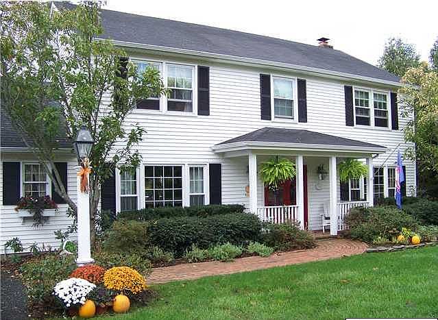 1st image of 62 Winding Brook Way