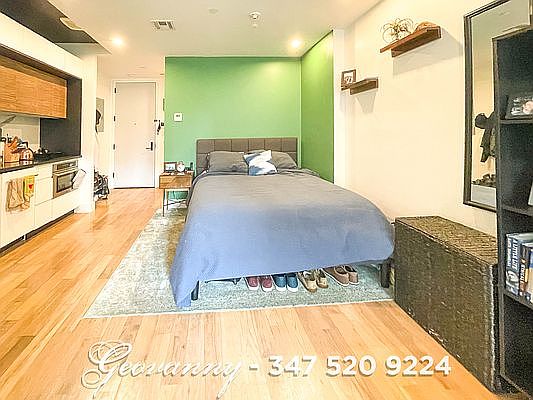 1st image of 920 Myrtle Ave #3B