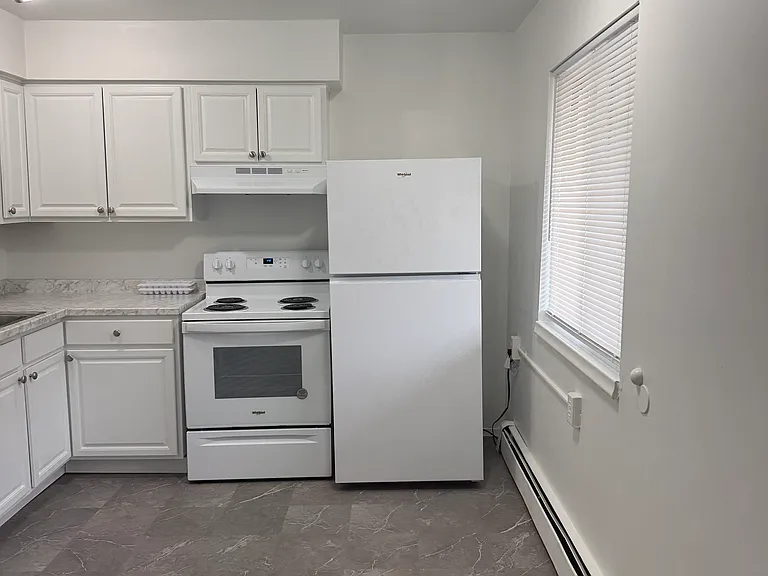 425 Elder St #5 — Photo 1