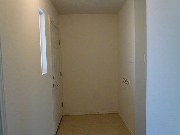 4th image of 1204 Johnny Ln
