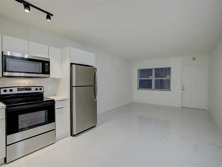 1740 Funston St #6 — Photo 7