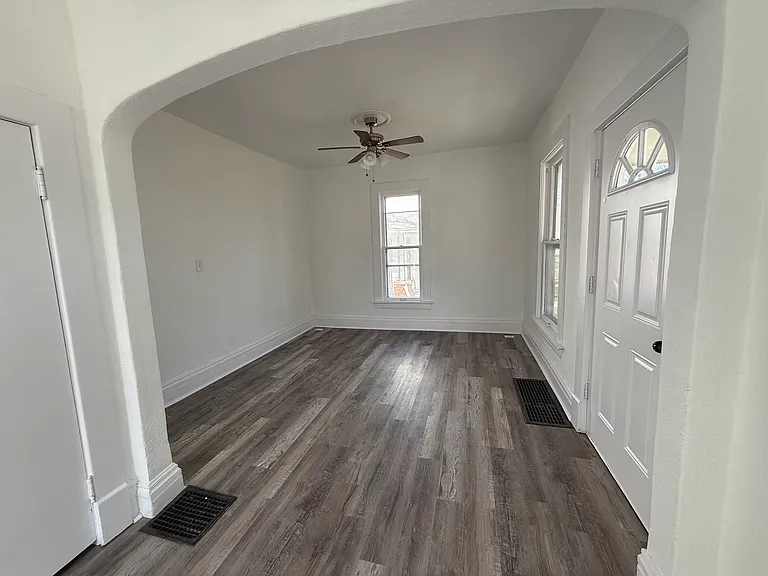 1719 SW Lane St — Photo 4