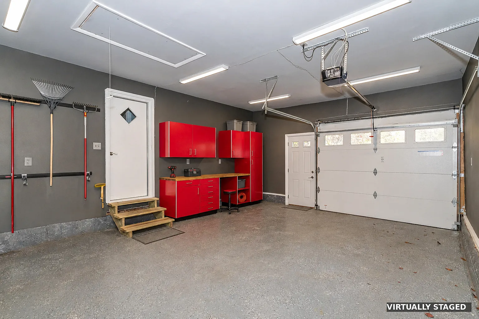 4 bed, 904 sqft, $1,800 — Photo 3