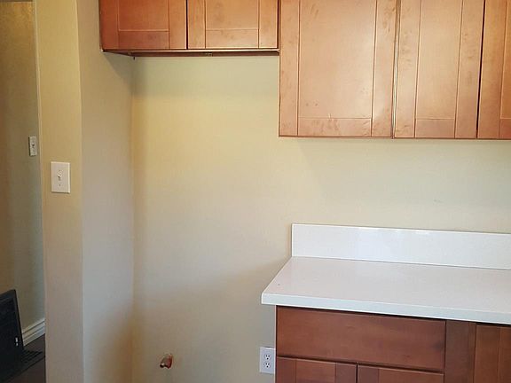 5th image of 231 E 25th St