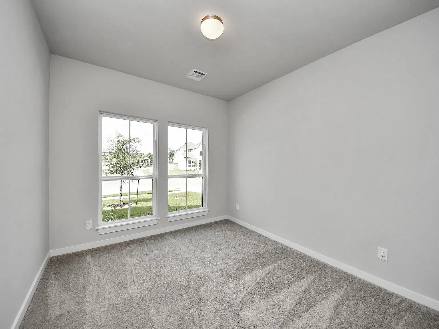 4 bed, 2659 sqft, $3,200 — Photo 4