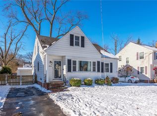 454 Canterbury Rd, Bay Village, OH 44140