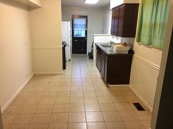 2nd image of 4704 Willowbrook Dr