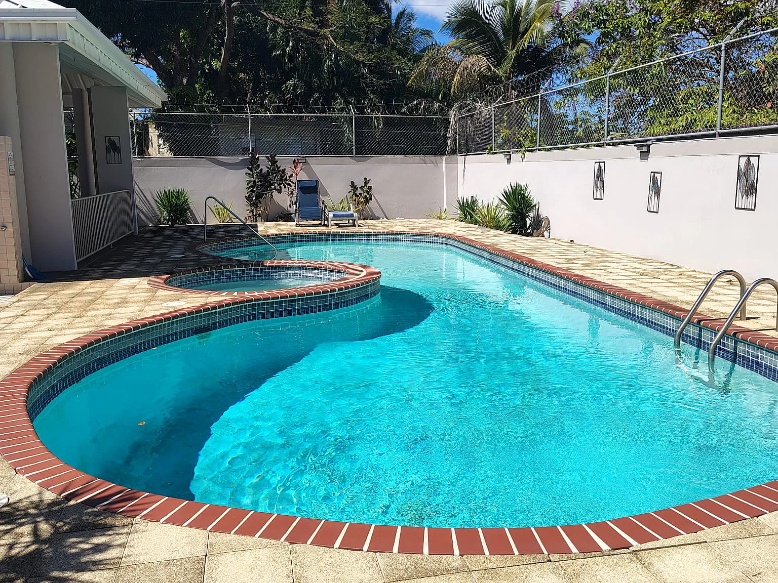 3 bed, 1125 sqft, $1,900 — Photo 3