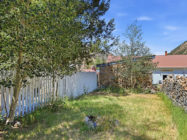 401 Rose St #1 — Photo 25