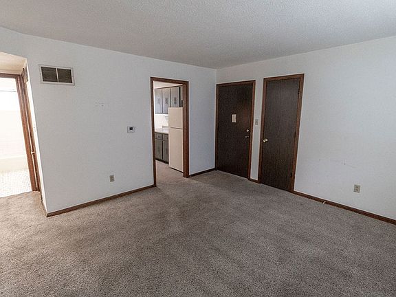 4th image of 2908 Leeway Dr APT C