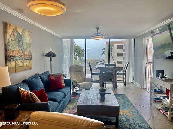 5th image of 2046 Beach Blvd APT B220