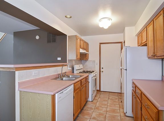 5th image of 1562 E Baronet Ln
