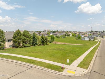 526 Versailles Ave, Bismarck, ND, 58503