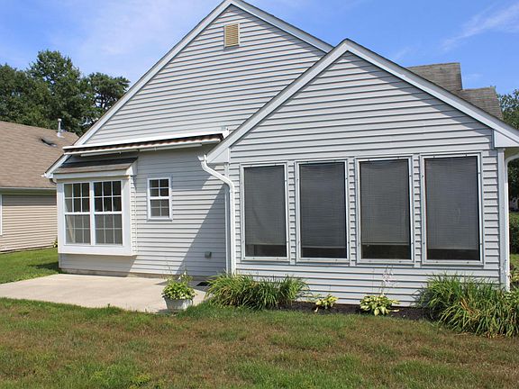 4th image of 12 Rosewood Dr