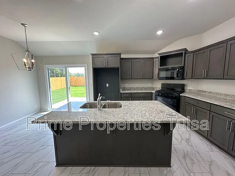 13441 S 72nd Ct E — Photo 17