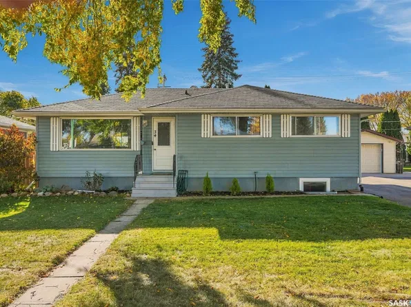 34 McAskill Crescent, Saskatoon, SK S7J 2P5