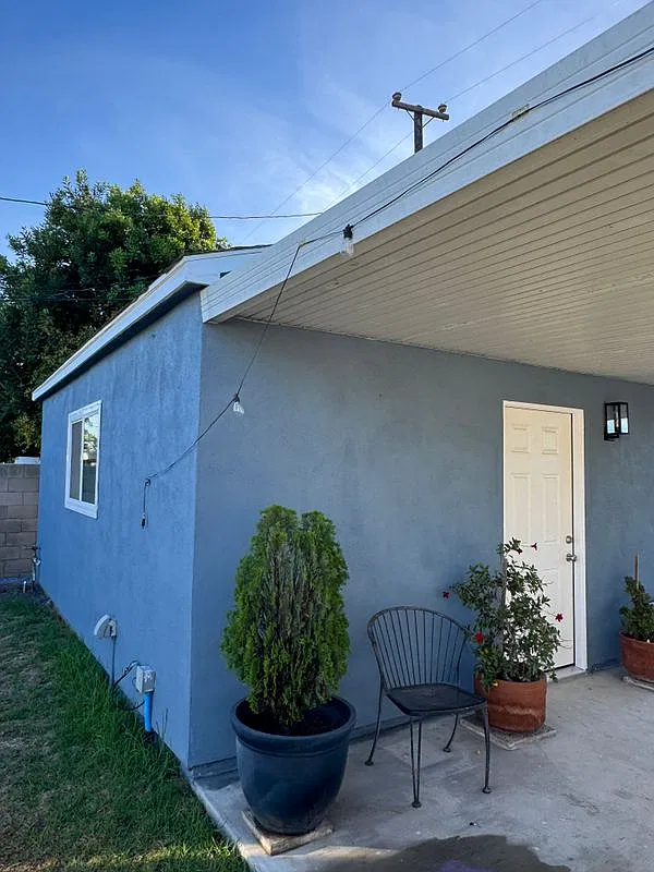 Studio, 1.0 bath, 370 sqft, $1,650 — Photo 1