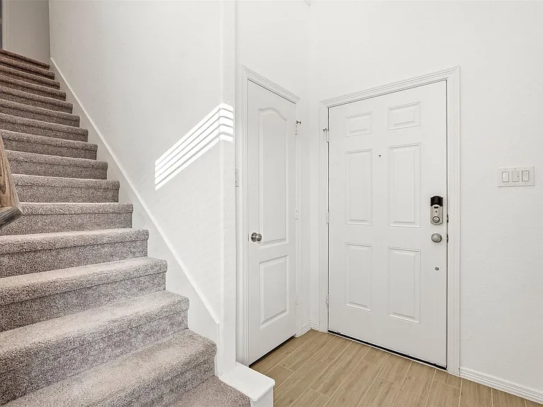 19623 Cat Spruce Ct — Photo 5