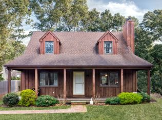 8 Cedar Dr, Sag Harbor, NY 11963