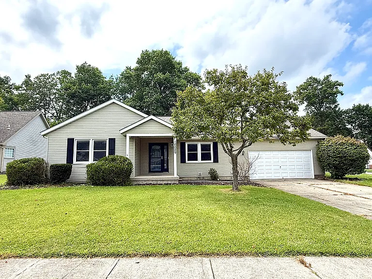 10029 Village Tree Ct — Photo 1