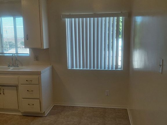 5th image of 2102 S Gaffey St APT 3