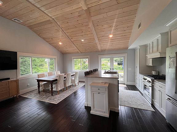 Kitchen / Dining