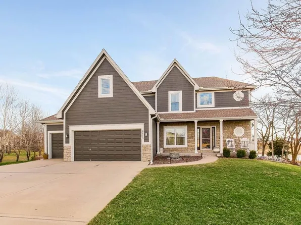 8610 Frederick Dr, De Soto, KS 66018