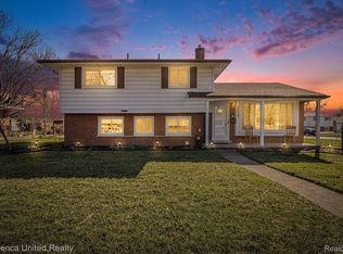 38847 Orangelawn St, Livonia, MI 48150
